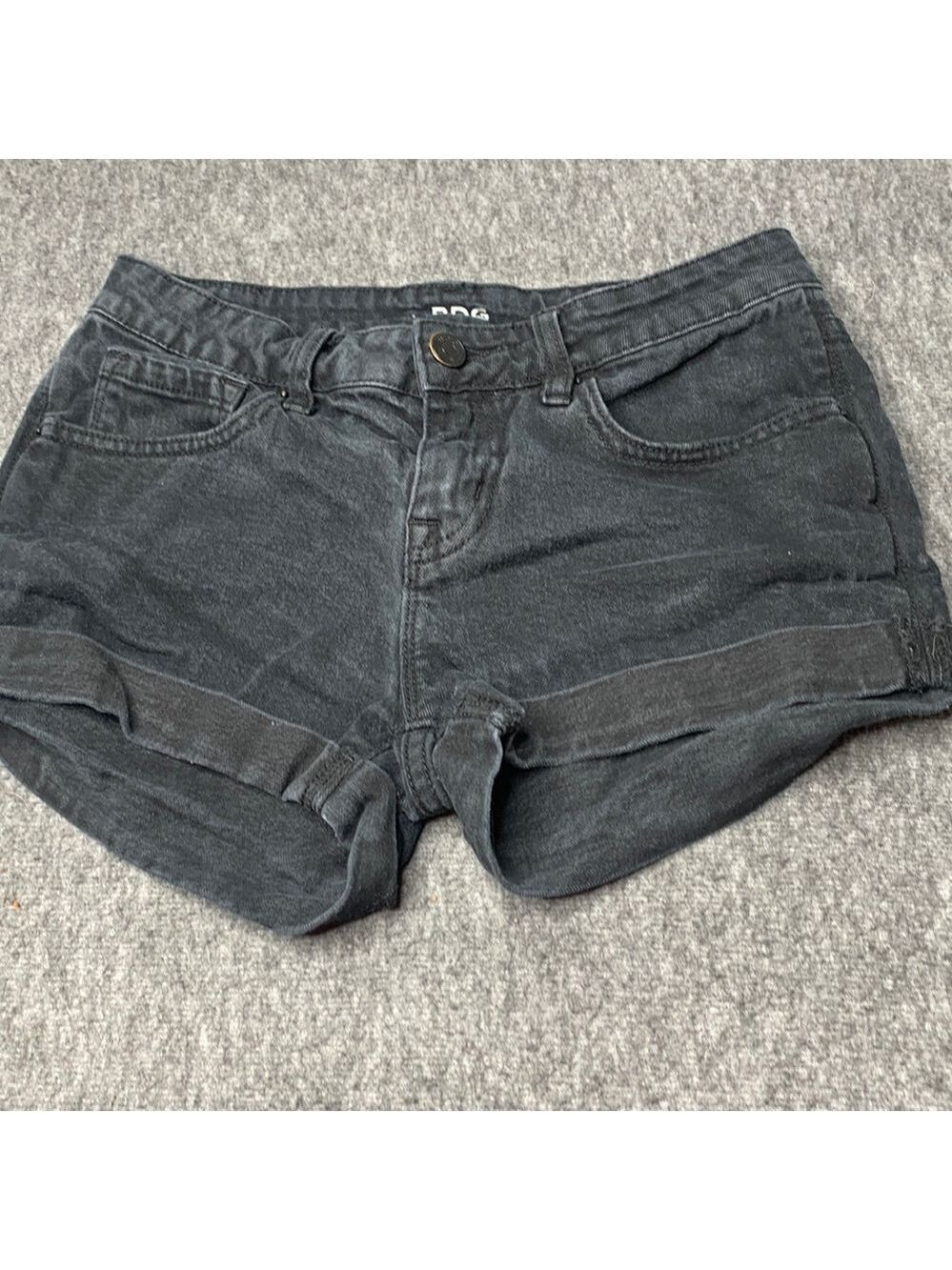❤️❤️BDG Mid Rise Shortie Shorts Size 25